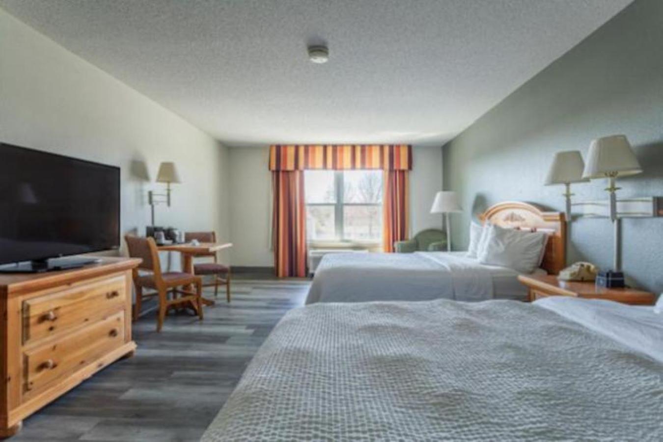 Lancaster Inn & Suites Manheim Exteriér fotografie